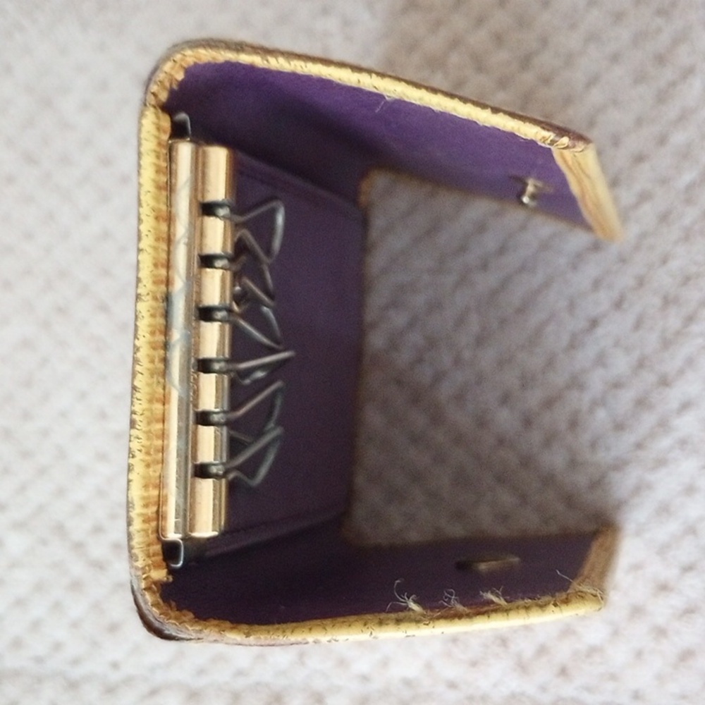 Louis Vuitton Epi Leather Key Wallet - Picture 6 of 8